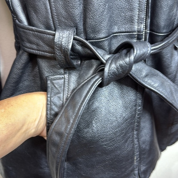(P1) Kathy Ireland Jacket Black genuine leather belted coat, size S - Picture 3 of 15